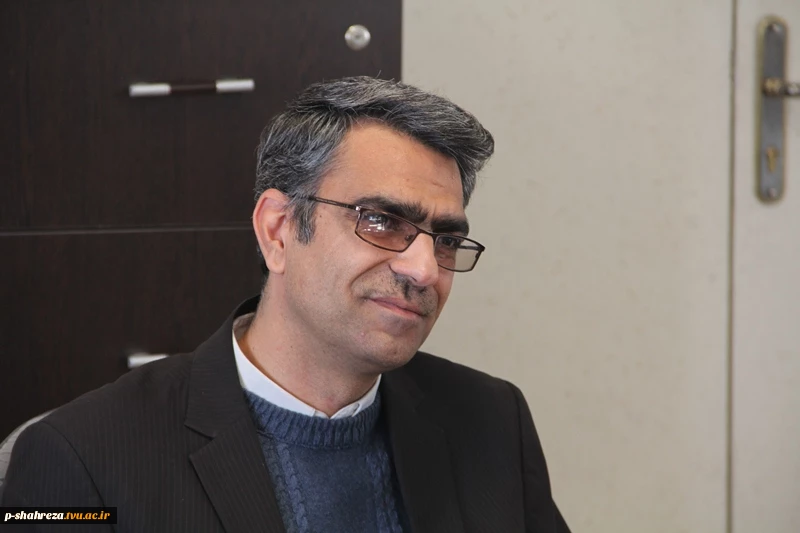 دیدار رئیس آموزشکده فنی خوارزمی با رئیس دانشگاه دولتی شهرضا
  3