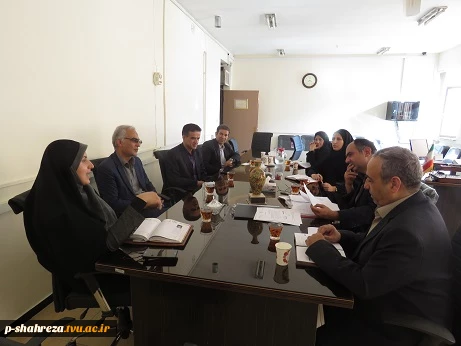 بازدید رئیس دانشگاه فنی وحرفه ای استان ازآموزشکده های فنی شهرضا ودیداربا نماینده محترم شهرضا خانم دکترمحمودی 2
