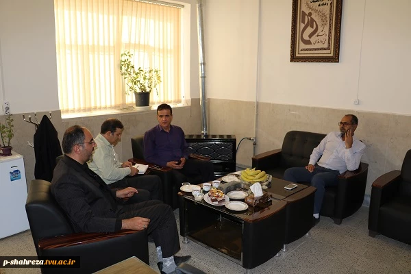 بازدیدمعاونت اداری مالی ومسئول نظارت وارزیابی استان بهمراه مسئول حراست استان ازآمزشکده فنی پسران شهرضا 2