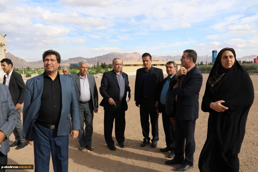 جلسه هم اندیشی وبرنامه ریزی ساخت آموزشکده دختران شهرضا باحضورنماینده محترم شهرضا ورییس دانشگاه فنی استان وخیرین  9