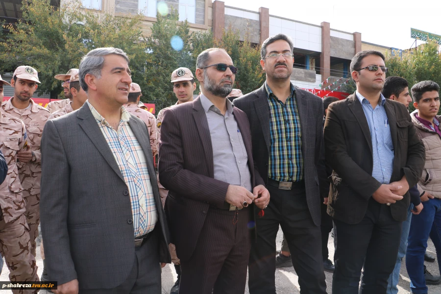 برگزاری مراسم باشکوه سیزدهم آبان باحضور دانشجویان ،کارکنان واساتید آموزشکده پسران شهرضا 5