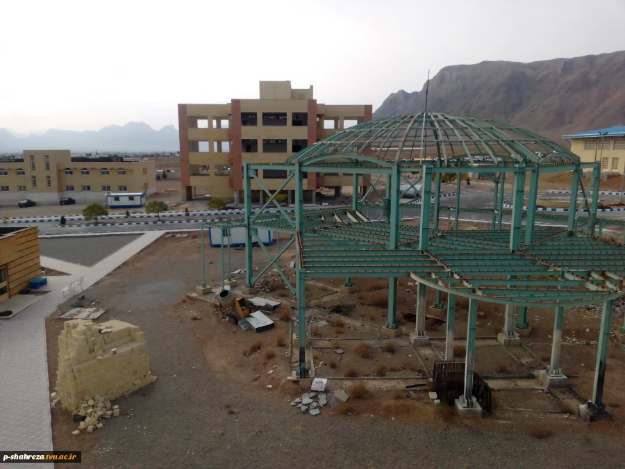 بازدید رئیس مجمع خیرین مسجدساز اصفهان از اسکلت نمازخانه ومسجد آموزشکده پسران شهرضا 2