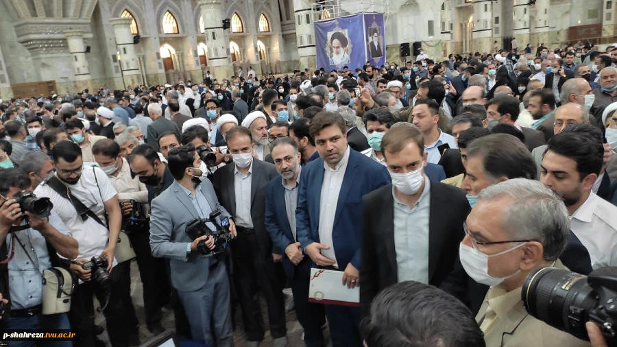 آیین تجدید میثاق دانشگاهیان دانشگاه فنی و حرفه ای با آرمان های امام خمینی(ره) و تجدید بیعت با مقام معظم رهبری(مدظله العالی) برگزار شد 7