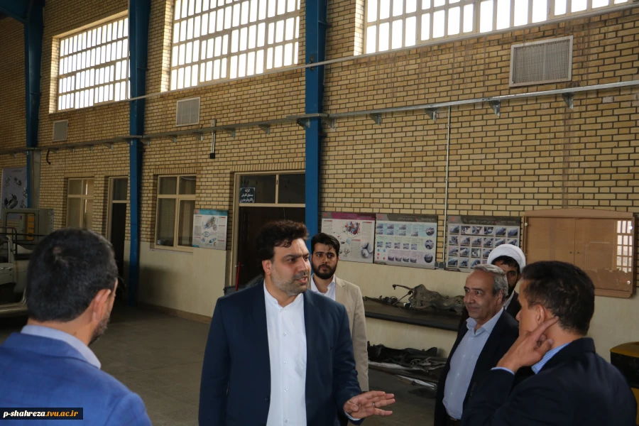 بازدید دکتر خسرویان از آموزشکده‌های فنی و حرفه‌ای شهرضا، استان اصفهان 5